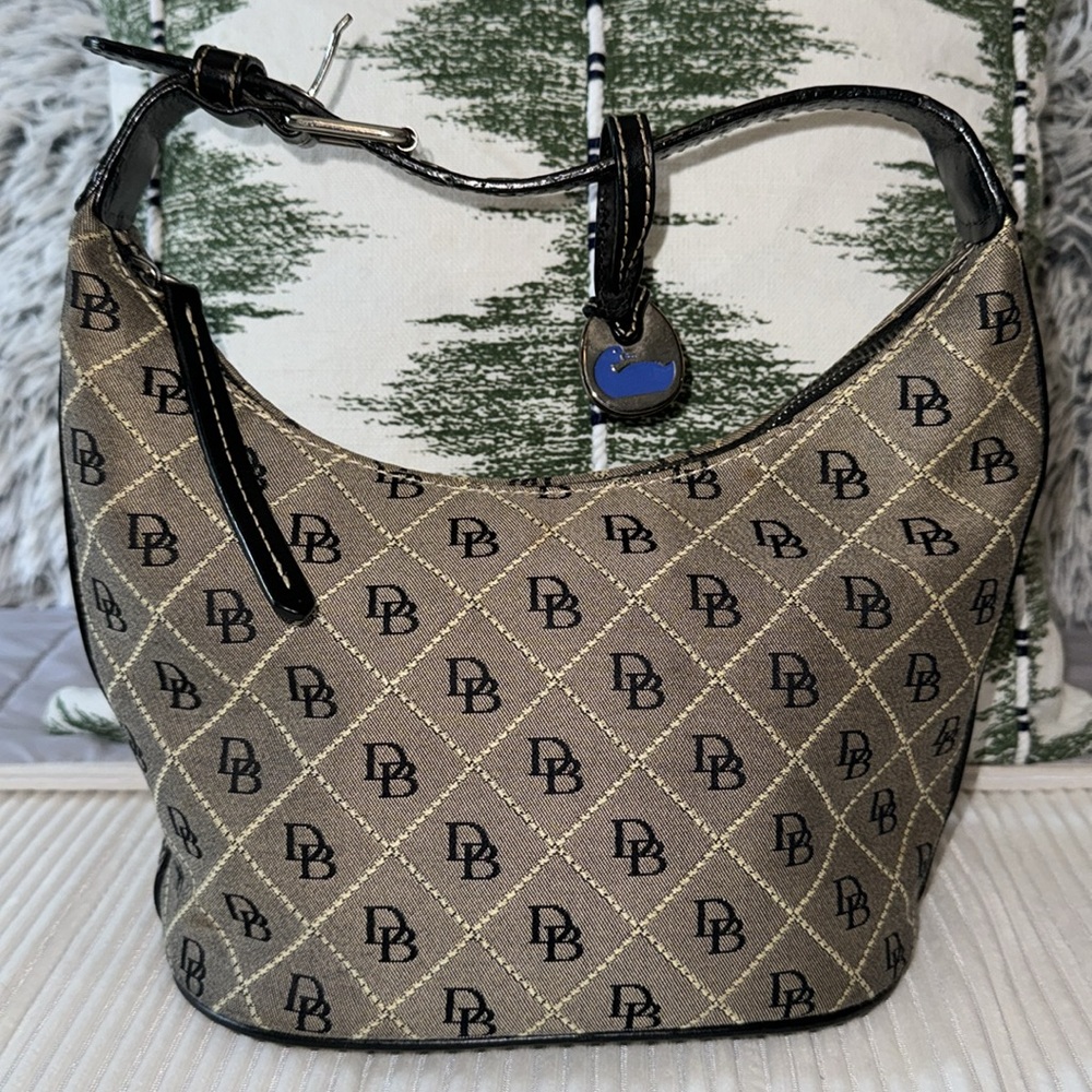 CLASSIC DOONEY & BOURKE Vintage Monogram Hobo Bag Excellent Condition!